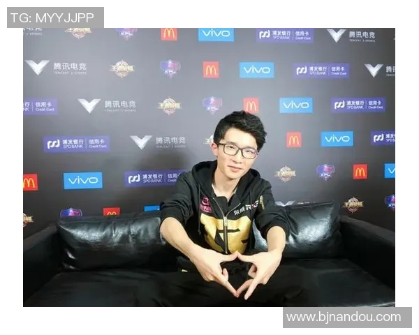 RNG在冠军杯中的意识表现分析与战术解读